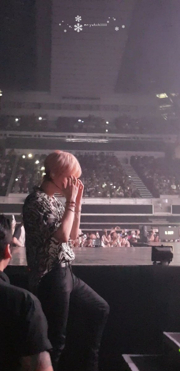 yooyuggi's tweet photo. 15092019 Really to 24/7 Stage, so close to Baekhyun omg๐ญโค #๋ณ๋ฐฑํ #BAEKHYUHN #EXplOrationInSingapore #EXplOrationSG #EXO #EXOinSG @weareoneEXO @B_hundred_Hyun https://t.co/dsqVFpETqe