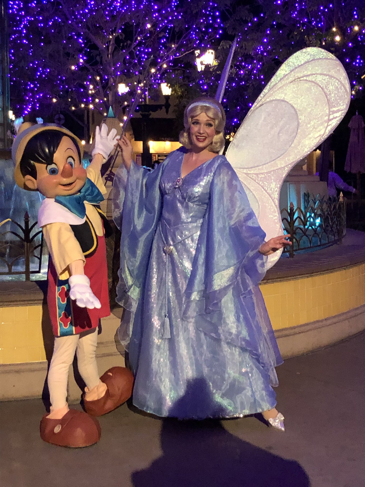 Laughingplace Com Blue Fairy And Pinocchio Meeting In Carthay Circle Oogieboogiebash Disneycaliforniaadventure Disneylandtoday T Co Jbxbhycmpg Twitter