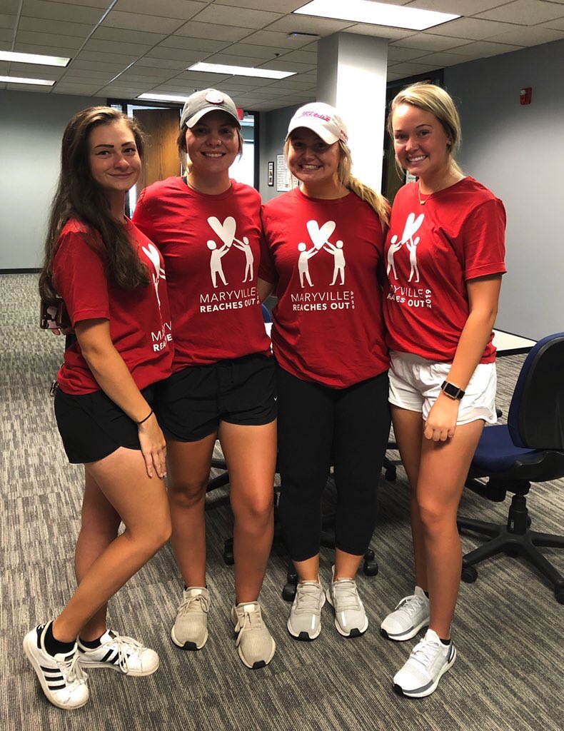 maryville_saac's tweet photo. Take a peek at just a small portion of our student athletes volunteering their time for #MRO19 today! 👀 https://t.co/S1Ro9ZB4jh
