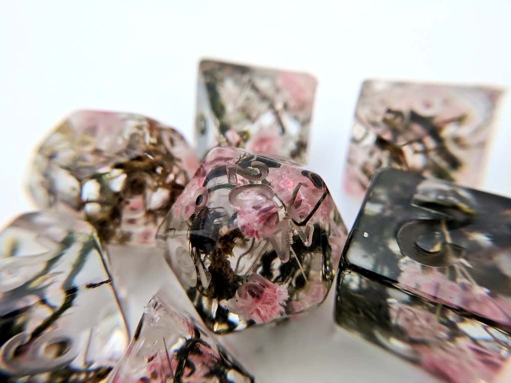 fennekandfinch's tweet image. WIP custom commission. Pink flowers and Moss 🌺🌿💚. This set is absolutely stunning and I totally want one toooo! .