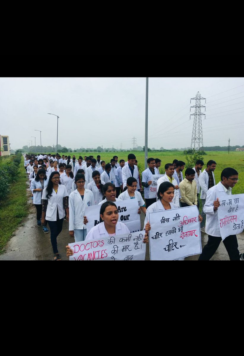 Deeksha45911483's tweet photo. 3rd day of strike...
#justiceforveterinarians
#joblessvets
@OfficeOfKNath
@PMOIndia
@aajtak
@ABPNews
@ndtv
@narendramodi
@NBCNews https://t.co/Re58EhH6XS