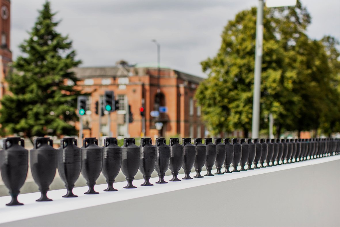Bec_Brett's tweet photo. 215. All out. Since the start of this year’s Ashes, 215 young people have died by suicide. It’s time we opened up. #thelostashes #WSPD #mentalhealth #theashes #theoval https://t.co/fqAS4g9eIH