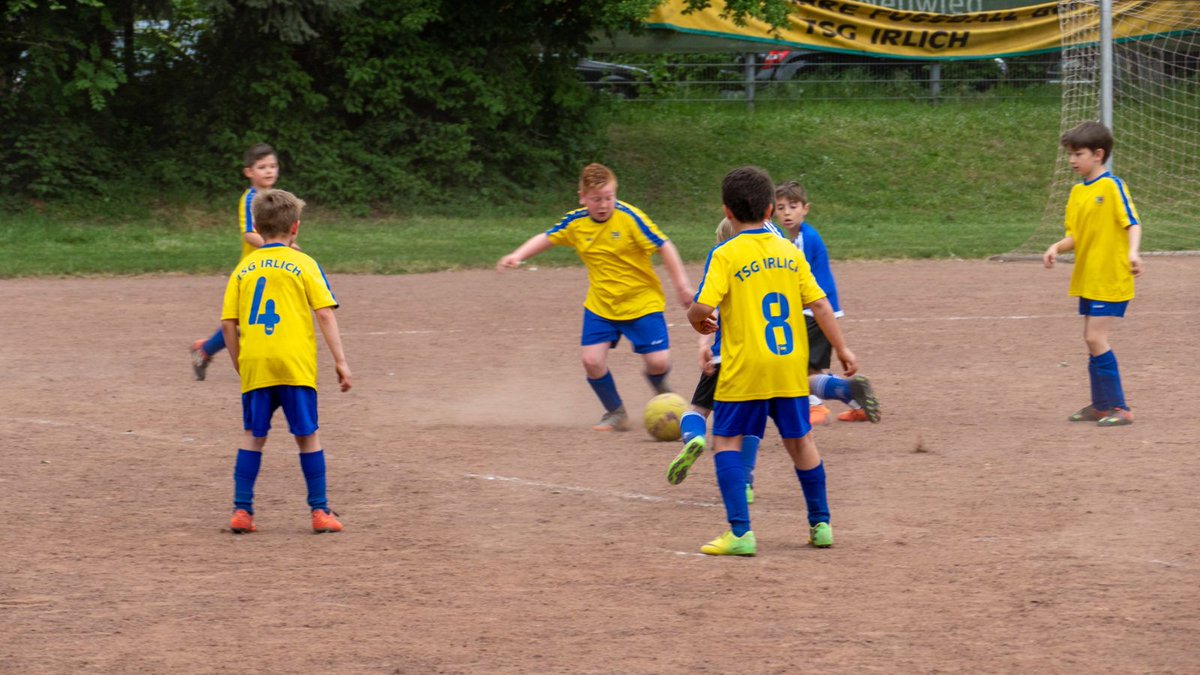 TSGIrlich's tweet photo. Das Trainerteam um Christian Krechel, Carsten Jox und Markus Kreischer sehen Fortschritte ihrer E-Jugend Jahrgänge 2009 und 2010.

Alles weitere unter: https://t.co/lLiPvxAAls

#hejaTSG #jugend #entwicklungVorErgebnissen https://t.co/4LaiFEuqWX