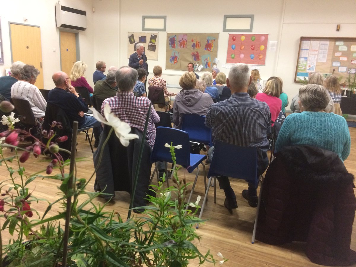 HpsClwyd's tweet photo. @HardyPlantSoc 
Our own Gardeners Question Time was a very sociable and informative way to start our new season of meetings. Thanks to the panel, and our GQT chairman, Mel Royles. https://t.co/D2tNpPpXsp