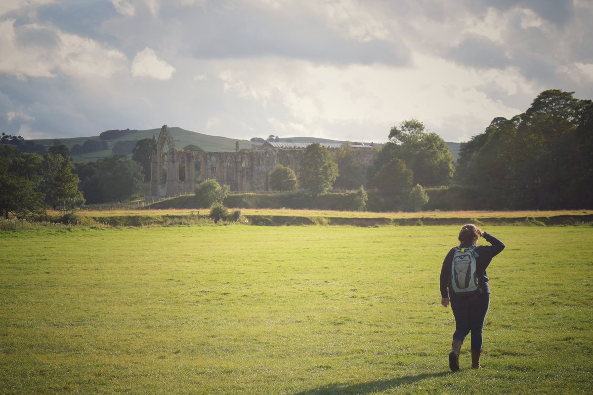 C_Carson_Photos's tweet photo. The glorious Bolton Abbey, from a few different perspectives at Golden Hour☀️#GoldenHour #Sunset #BoltonAbbey #Skipton #Yorkshire #ScenicBritain #IgersUK https://t.co/tVhs7VUOqv