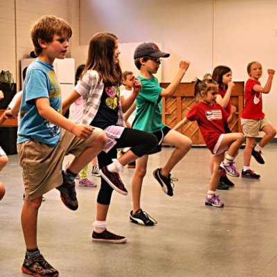 hurstfestival's tweet image. For any budding #MusicalTheatre kids, the #HurstFestival are running West End Musical Theatre Workshops on 28/9/19. Work with performers from the West End to create a piece from #TheGreatestShowman. 7-11yrs at hurstfestival.org/events/event/?… &amp;amp; 12-16yrs at hurstfestival.org/events/event/?…
