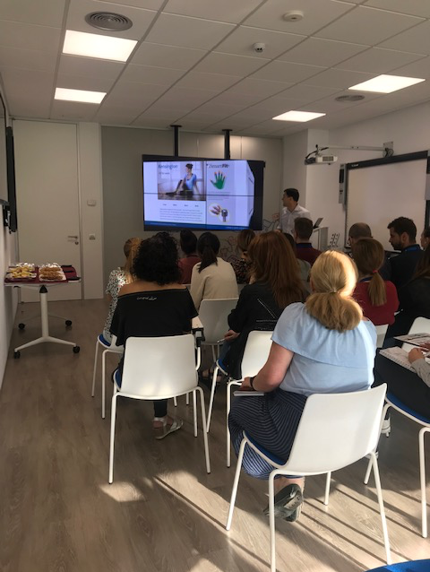 IngramMicroES's tweet photo. #IngramTraining
Ayer @kensington Kensington nos presentó las novedades del portfolio de productos y nos preparó un workshop para poder ofrecer los mouse más adecuados a nuestros clientes en función de sus necesidades y uso. 

¡Gracias! 👏

#Kensington | #Accesorios https://t.co/ZJelDSRRAD