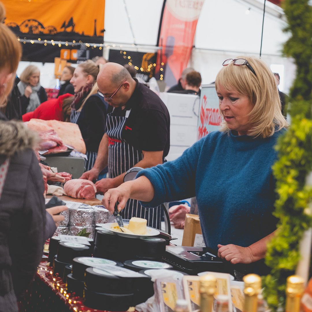 The Fowey Christmas Market will again have five venues across the town, The A Bite of Cornwall Food &amp; Drink Market on Albert Quay, Town Quay, the Leisure Centre, Webb Street and the Town Hall! 🎅❤️

6th - 8th December 2019! 

foweychristmasmarket.co.uk

Supported by <a href="/bay_lantic/">Lantic Bay Holidays</a>