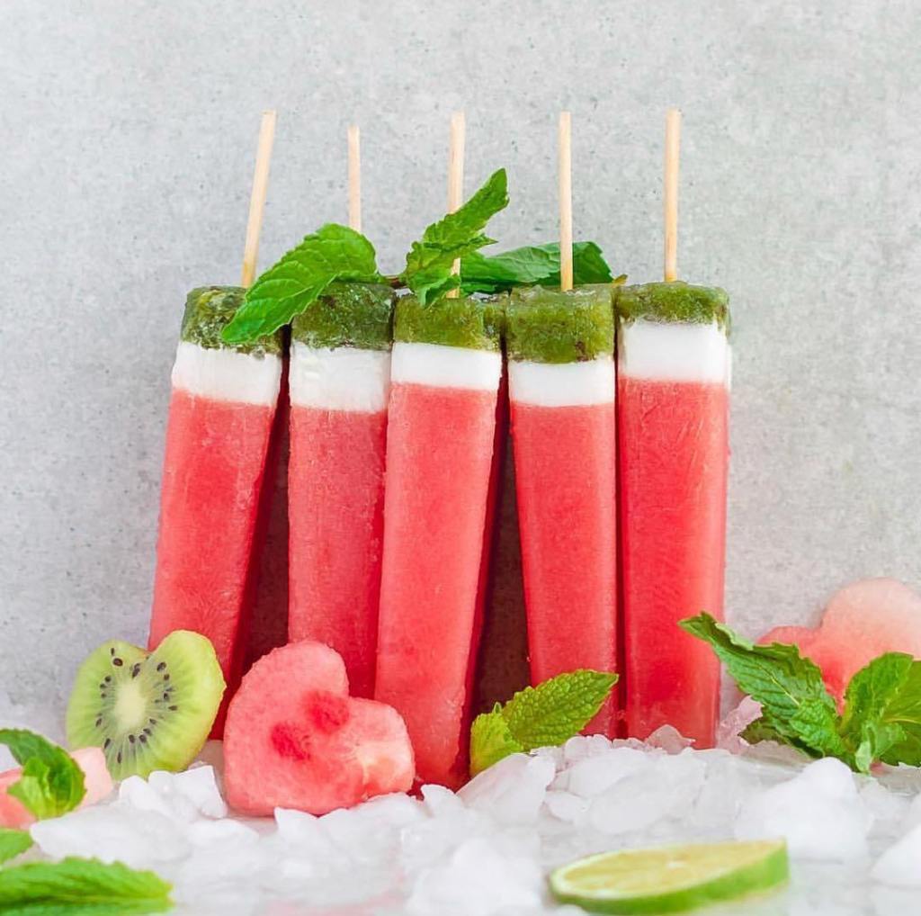 HowMeals's tweet photo. Popsicles count as dinner, right? Watermelon Mint Popsicles by @rachels.fit.kitc… https://t.co/bOmQYd9gGa https://t.co/KFEAscvObE