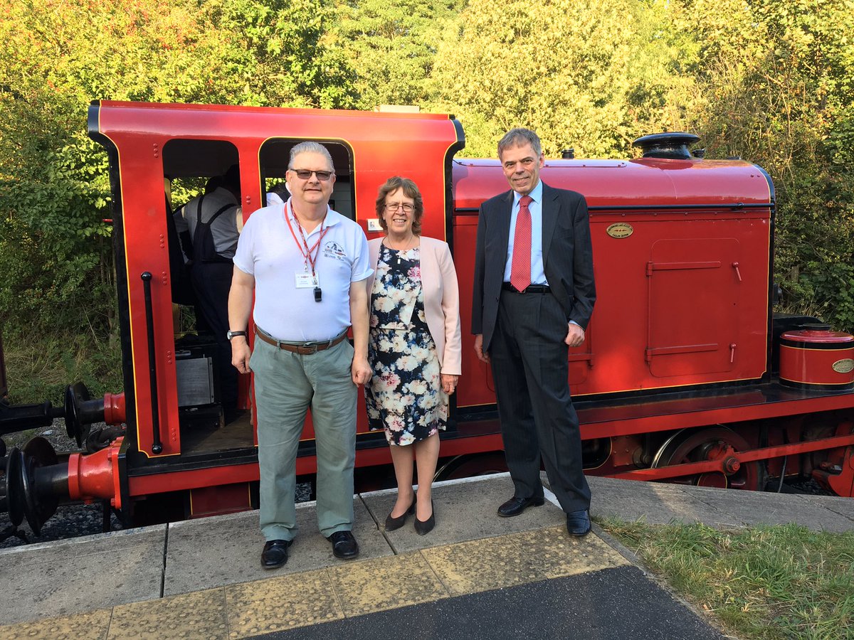 Fantastic launch of @MiddletonRailway s new book on the incredible of history of the world’s first commercial steam railway here in #southleeds Many thanks to all involved @groves_kim Cllr Paul Truswell @SouthLeedsLife