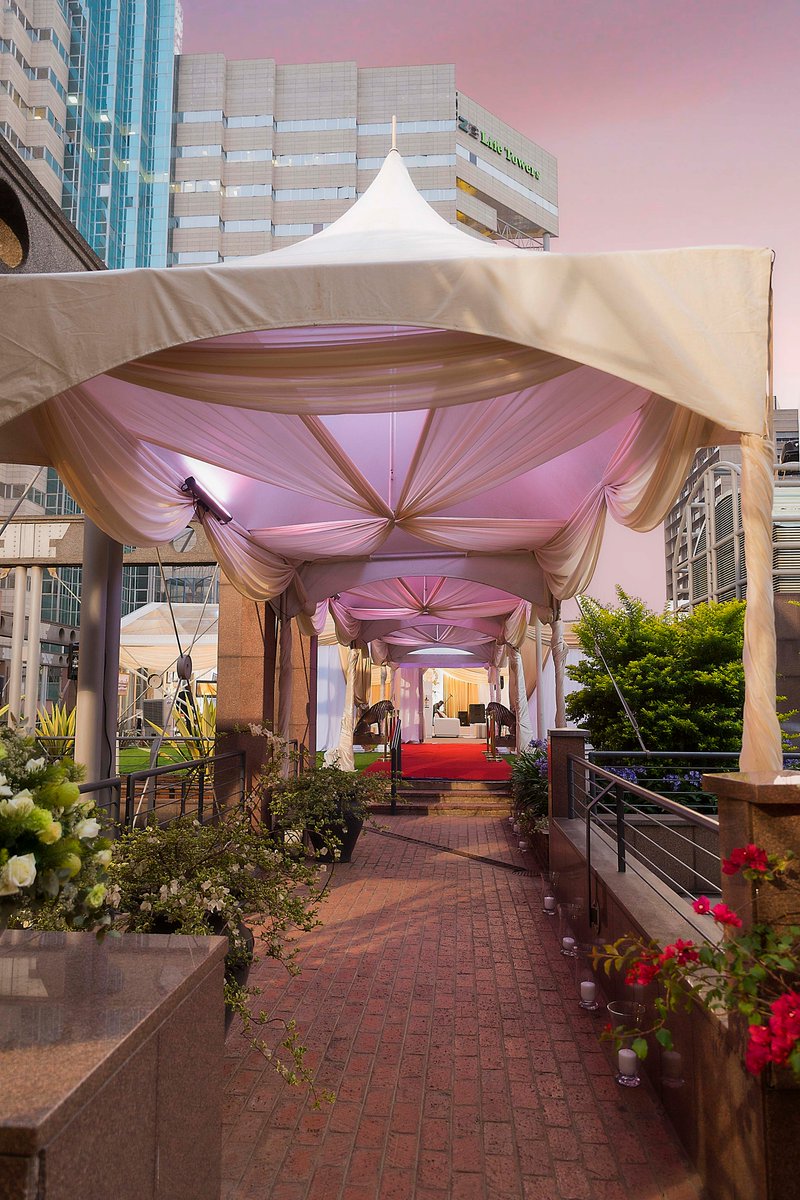 HyattRegencyHRE's tweet photo. Talk to our Banqueting team about taking your wedding vows in an exquisite garden with its sweeping city views, and create a beautiful and bright start to your future. #ThePerferctWeddingVenue #ClassicEvents #FiveStarLuxury #MeetMeAtMeikles https://t.co/DWLHH3gb7j