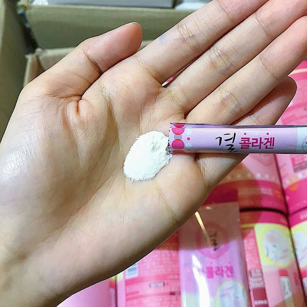 Bubiim11's tweet photo. 💖Lemona Gyeol Collagen แพคเกจใหม่ 

🛎 ราคา 559 บาท

🌟1 กล่องมี 60 ซอง (ทานได้ 2 ���ดือน)
 💞ช่วยฟื้นฟูผิว สิว ฝ้า กระ ริ้วรอย ให้ผิวดูอ่อนวัย มีวิตามินซีช่วยในการดูดซึมคอลลาเจนให้ดียิ่งขึ้น
#Lemona #คอลลาเจนเกาหลี #คอลลาเจนกล่องชมพู #ของดีบอกต่อ #ของมันต้องมี #ชี้เป้าของถูก https://t.co/ZSXz74XgNl