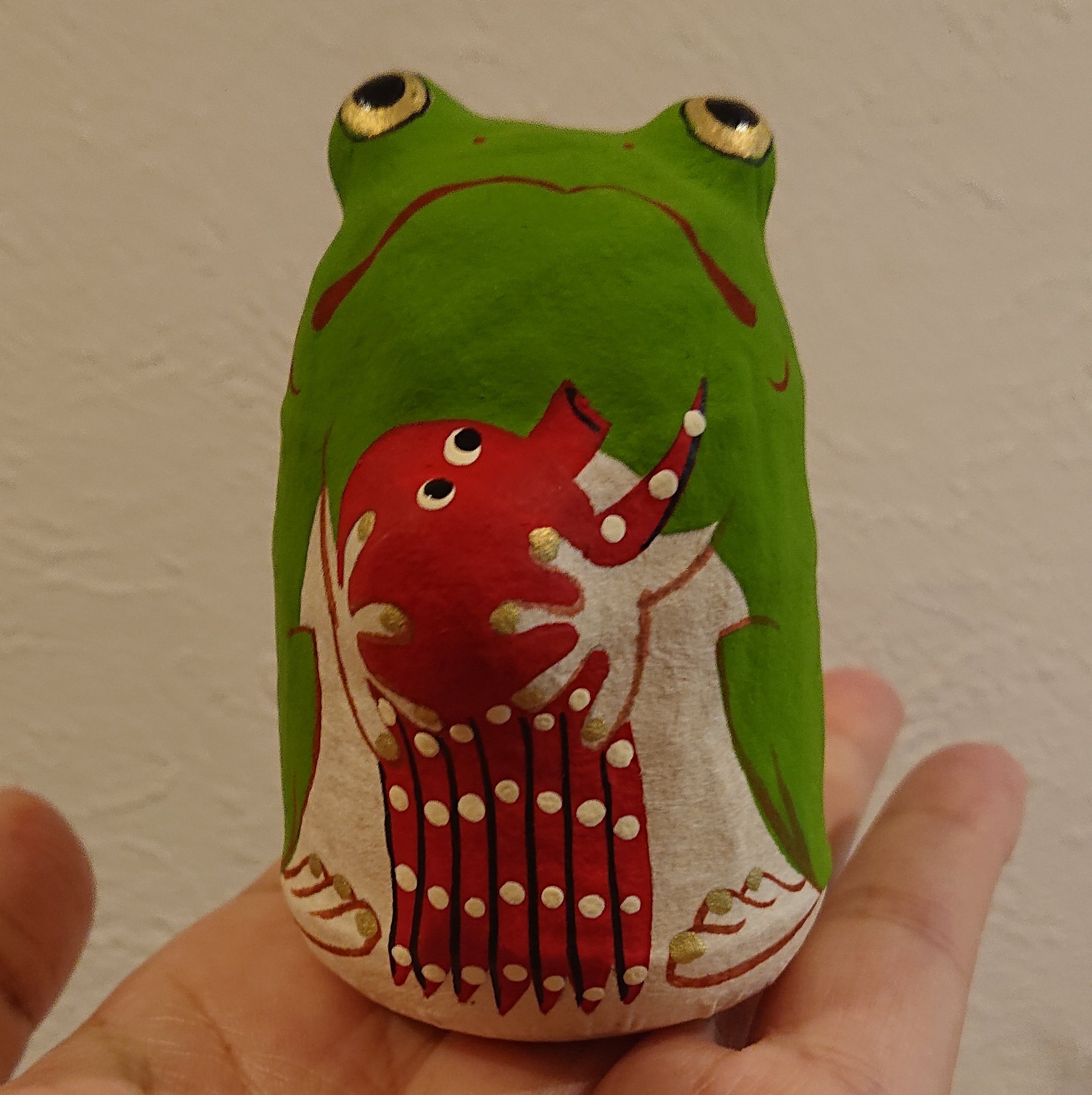 わたなべぽん あぁ可愛い 蛙も可愛いけど ひしっとしがみつくタコがたまらない 多幸蛙 起き上がり小法師 神保町いちのいち T Co 9yebfzyke5 Twitter