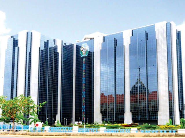scarletinfo4's tweet photo. Nigerians to start paying for bank deposits from September 2019, CBN announces https://t.co/8E8qzaW4jt https://t.co/YTesCZOPrK