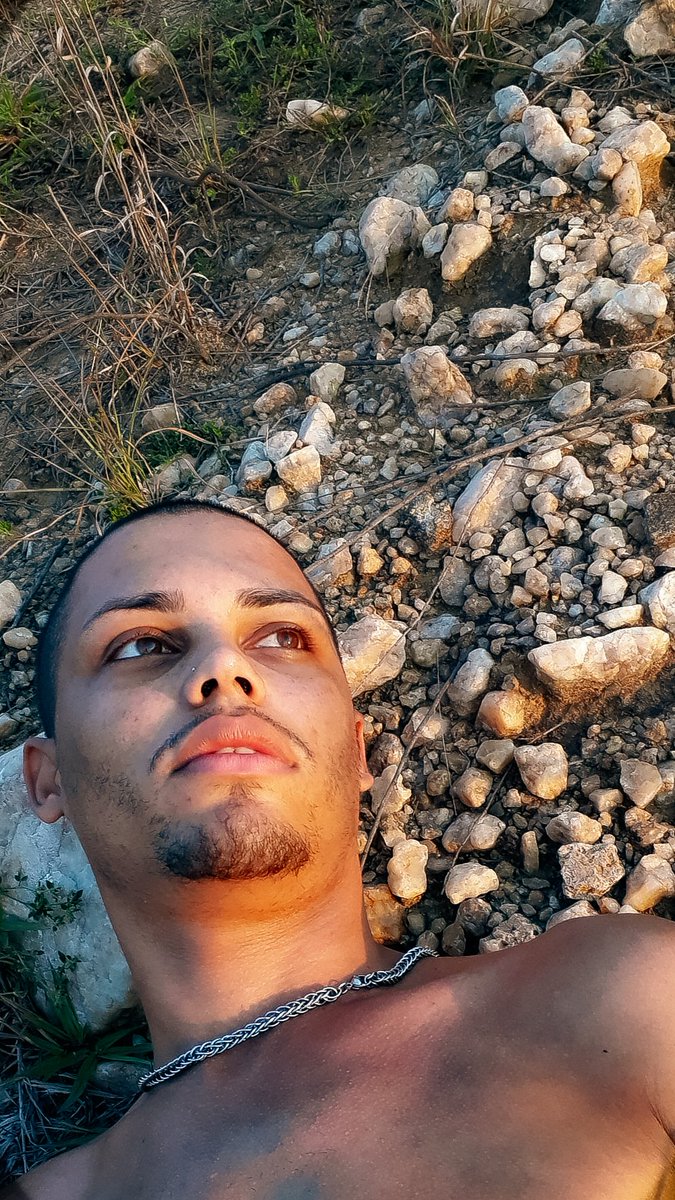 Marcelo16097429's tweet photo. Gostaria de dizer para você que viva como quem sabe que vai morrer um dia, e que morra como quem soube viver direito.🌻🏵🌅
#mode #modelo #modelos #modelosmasculinos #modelosp #agenciademodelos #modelonepiece #modelofashion #modelobrasil #modello #modelloperungiorno https://t.co/SeGyXylUef