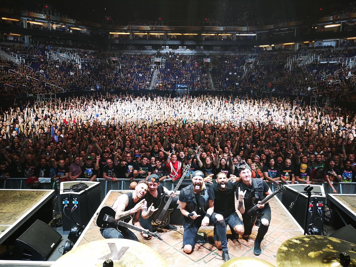 theravenage's tweet photo. Who was at tonight's show in Phoenix?! Damn good crowd 🍻

#TRA #theravenage #ironmaiden #legacyofthebeasttour #tour #metal #rock #phoenix #arizona #crowdshow #crowd #elbeanios #buzz #whatagig https://t.co/DKMVeJPNCz