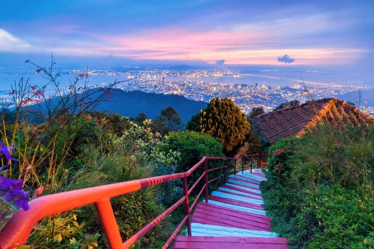 catchthatbusMY's tweet photo. Bookmark this article for the top places you should go to in Penang 🚌
#VisitPenang #Malaysia #CutiCutiMalaysia #VisitMalaysia #DekatJe #CatchThatBus
https://t.co/HzkNOfCD6q https://t.co/7P13QfTD4k