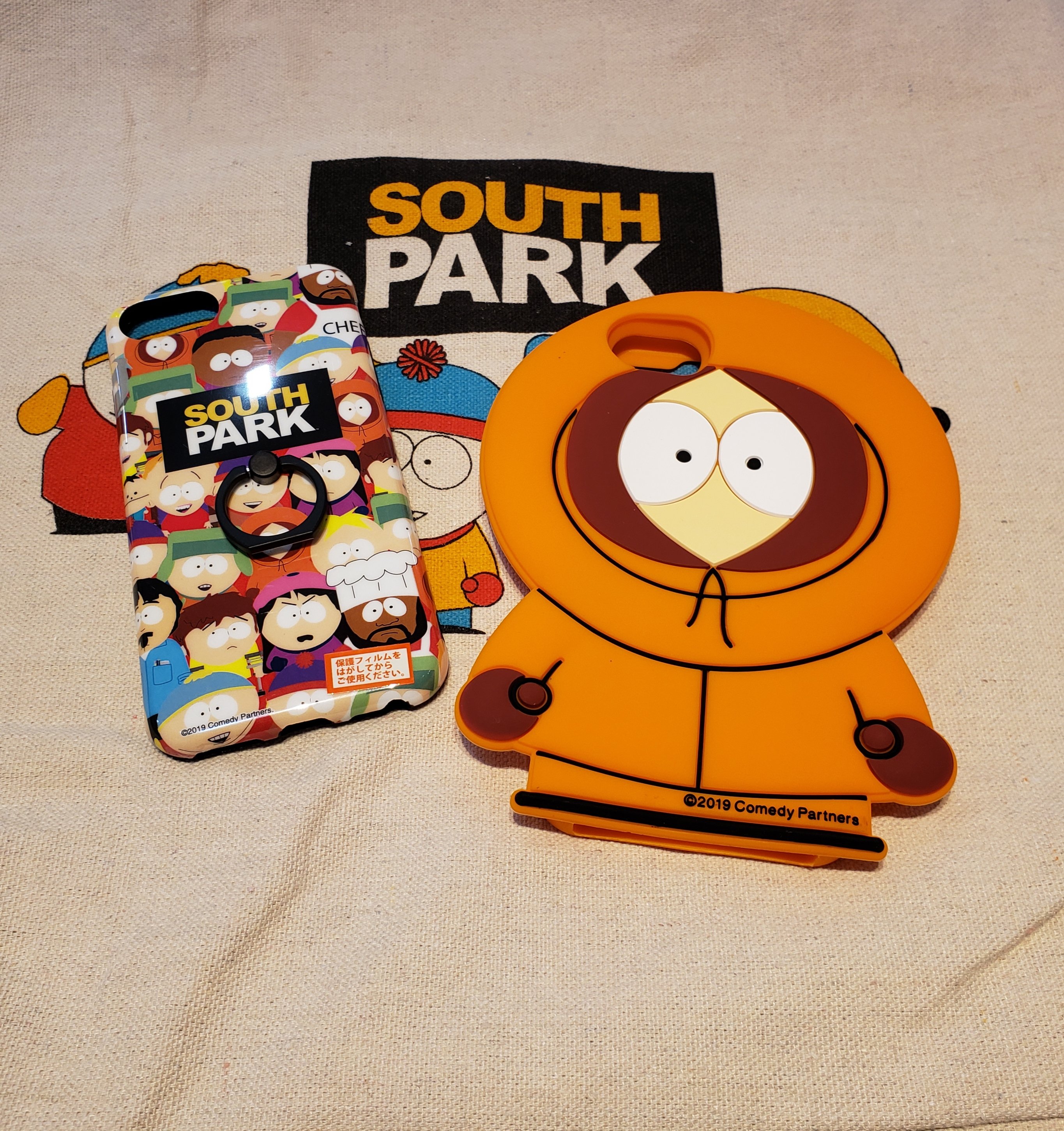 サンキューマート福岡天神新天町店 A Twitter 商品紹介 サウスパーク サンキューマートから Iphoneケースの紹介です 現在4種類ございます ケニー シリコンタイプ 6 6ｓ 7 8 集合 スマホリング付き 6 6ｓ 7 8 カイル 刺繍 6 6ｓ 7 8 ｘ ｘｓ 是非店頭