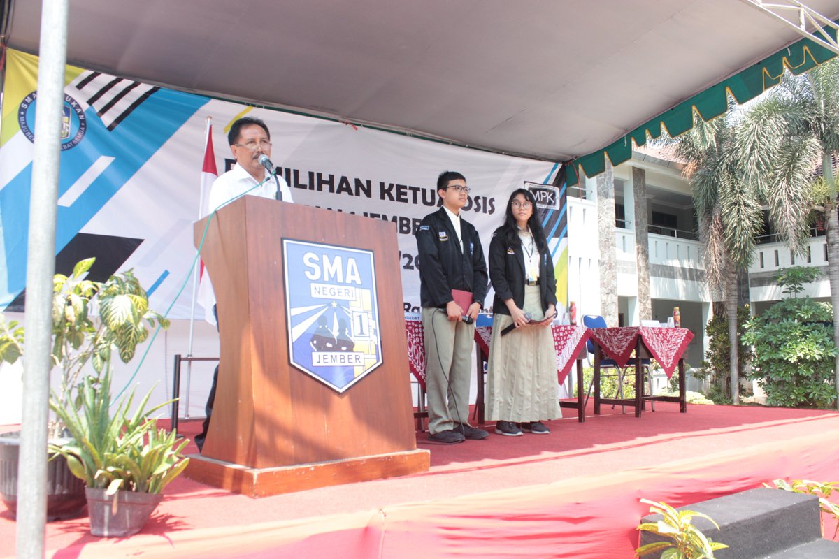 SMA Negeri 1 Jember tweet media