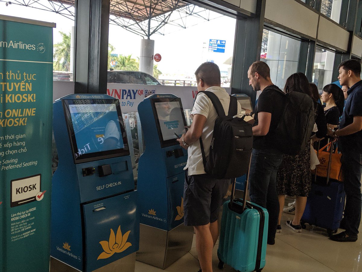 EleniumAuto's tweet image. Our Elenium kiosks can be found across Vietnam at Tân Sơn Nhất International Airport,  Da Nang International Airport and Noi Bai International Airport, Hanoi #Kiosk #EleniumAutomation #PAXEX #Selfservice