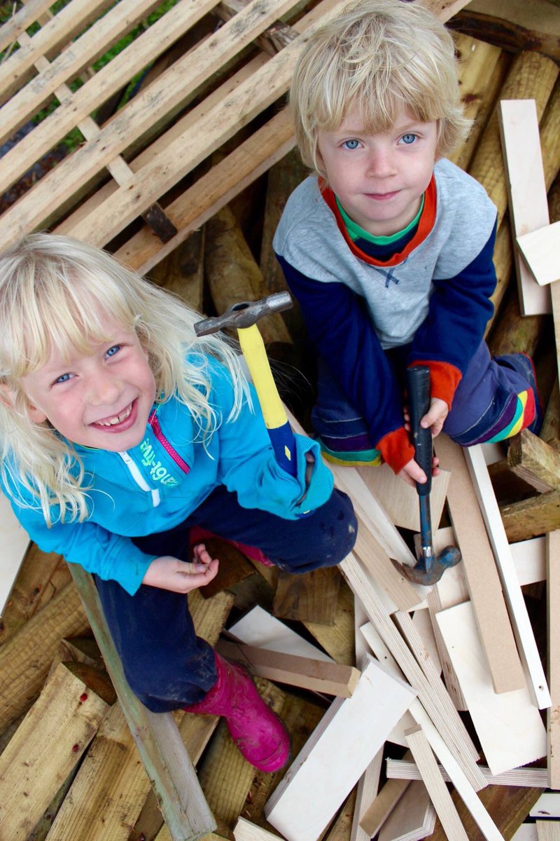 FOSheepscombeS's tweet photo. Big Bash at @NTCotswolds Ebworth this Saturday, 21st. Family friendly woodworking festival - food, drinks &amp; bashing creative fun! All welcome. Entrance £5/3, includes bashing to your heart’s content. A little extra if you want to go fancy with a knight’s shield or jewellery box. https://t.co/DiQ9CDgLHx