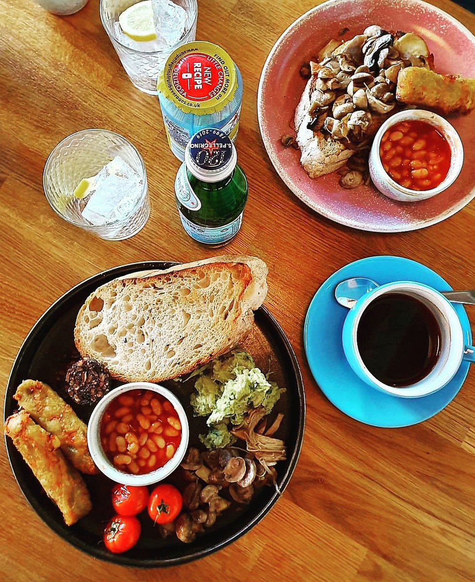 Breakfast from 8am 🦋