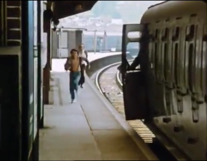 Watched the pilot episode of The Sweeney again. A lot of it was filmed in and around Peckham - please go 18m, 30s in to view Peckham Rye station from almost 45 years ago: dailymotion.com/video/x3o9umx (the chase lasts around 90s)