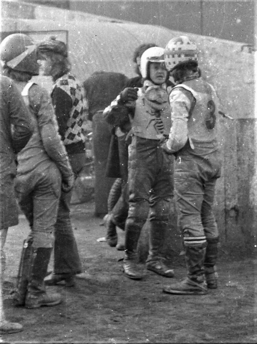 mikebradio's tweet photo. Let's see how good you are today. . apart from Mitch Shirra, who else can you name in the Coventry Bees team shot? @UprightSpeedway @retrospeedway @Speedway_Photos
#classicspeedway #scottishspeedway #Coatbridge #Scotland https://t.co/sFhWoSfvwc