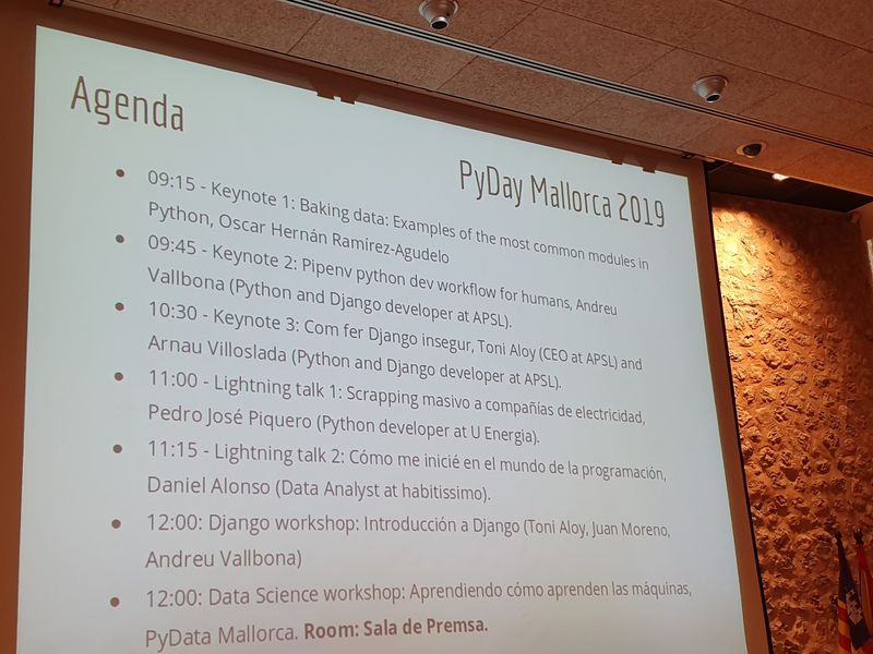 apsl_tech's tweet photo. The 14th of september, several members of APSL have attended to #pydaymallorca2019 event, organized by the @PyDataMallorca meetup group and sponsored by #uenergia
➡️➡️ https://t.co/0PHvbLJa4m https://t.co/7IAP9Jz7Xx