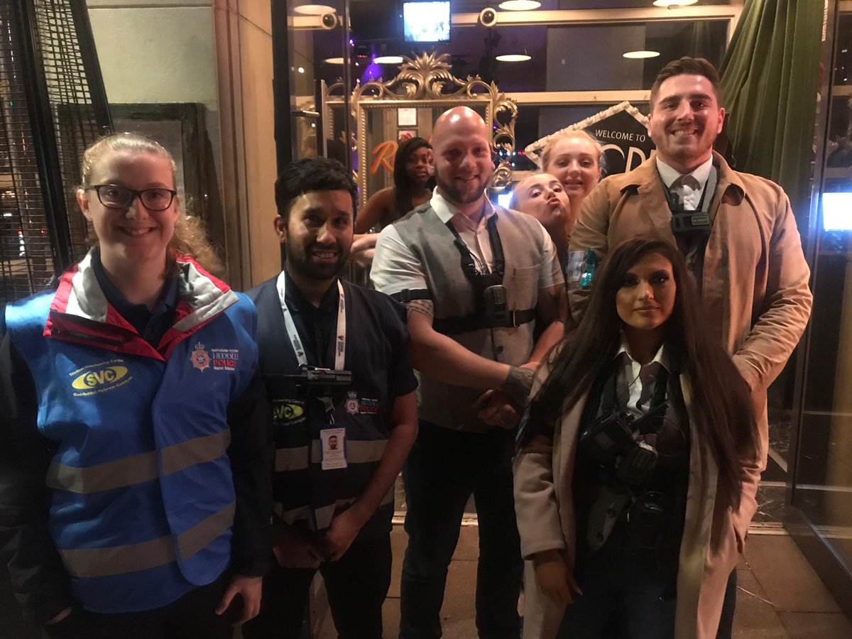 MikeUniSIO's tweet photo. #Freshers19 team had another good night last night, hereโs some @SWPVolunteers who worked 1 of the #SafetyBuses stopping off at @RevsBarCardiff to see how the nights going ๐๐ป
@cardiffuni #Freshers start arriving today,the next few days will get a lot busier ๐ @commissionersw https://t.co/waSMmzUuDN