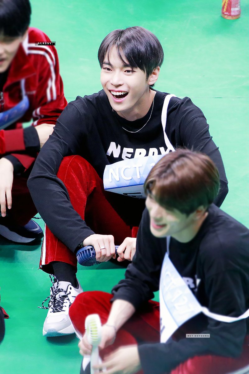 GLASSY_DY's tweet photo. 얜 정말 귀엽다 

190812 아육대 #도영 #DOYOUNG #ドヨン #NCT #NCT127 https://t.co/gfraXL6mXY