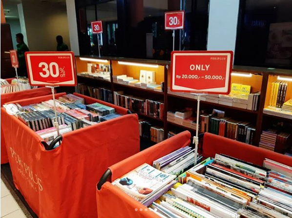 Periplus_Store's tweet photo. Periplus Exhibition at Setiabudi One, GF Level. 16 - 29 September 2019. Up to 70% off. Magazine start from 20k
PIC : Ade Jaelani 081285236303
#periplus #diskon #bukudiskon #bukuimport #bukuimportmurah #bukuimportdiskon #majalahdiskon #importedmagazine #setiabudione https://t.co/9ToppXq4z6