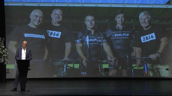 ‘I’m so proud of you, Spud’

@WayneSchwass' stirring message on mental health. 😢

foxsports.com.au/afl/danny-fraw…