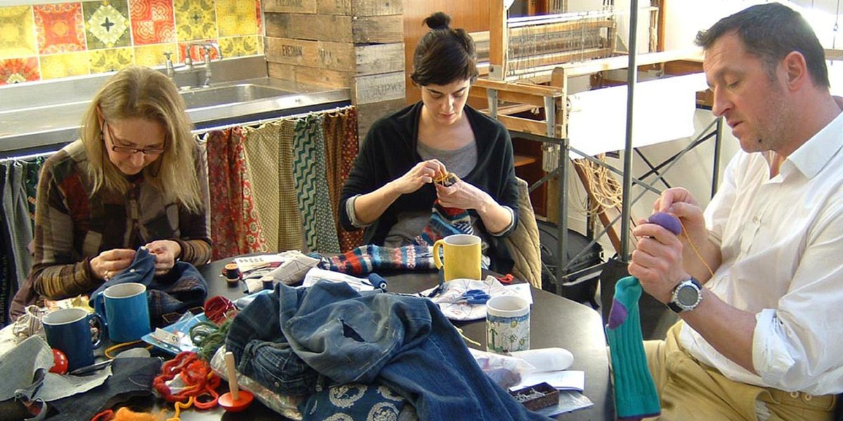 The introduction to hand sewing repairs class with @BarleyMassey on the 12th Oct in Hackney will teach you the skills you need to prolong the life of your clothes. Find out more here: ow.ly/9JZ850wb6Q1