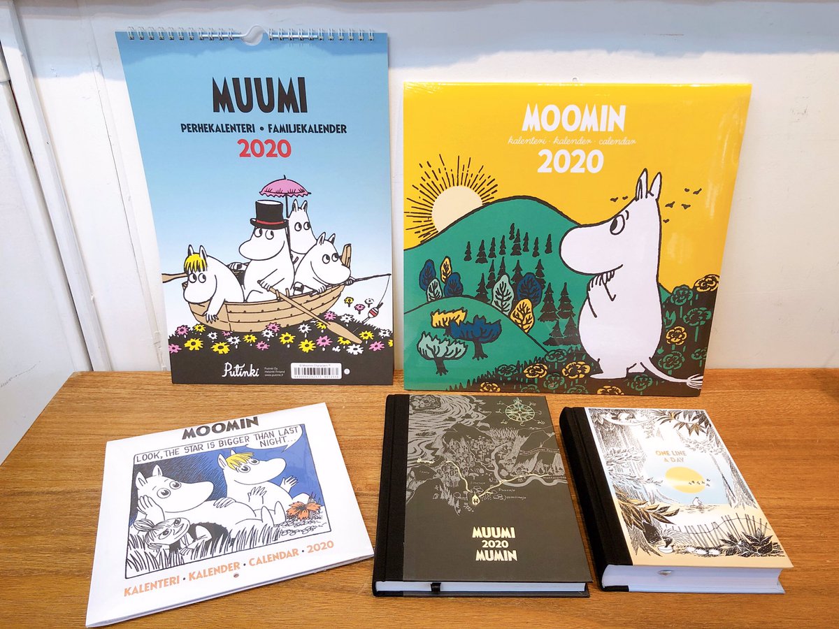 peikko_moomin's tweet photo. PEIKKOアンテナショップです♪毎年お馴染み“PUTINKI”のカレンダー、手帳、5年手帳が入荷いたしました！😊📓今年はちょっとカラフル✨ブラックの地図がシックでおしゃれな手帳と、5年分の日記が書ける5年手帳📖どれもあまり見かけないデザインでかわいいですね☺️💕
#ムーミン #MOOMIN #PUTINKI #PEIKKO https://t.co/cmPfb6VOIQ