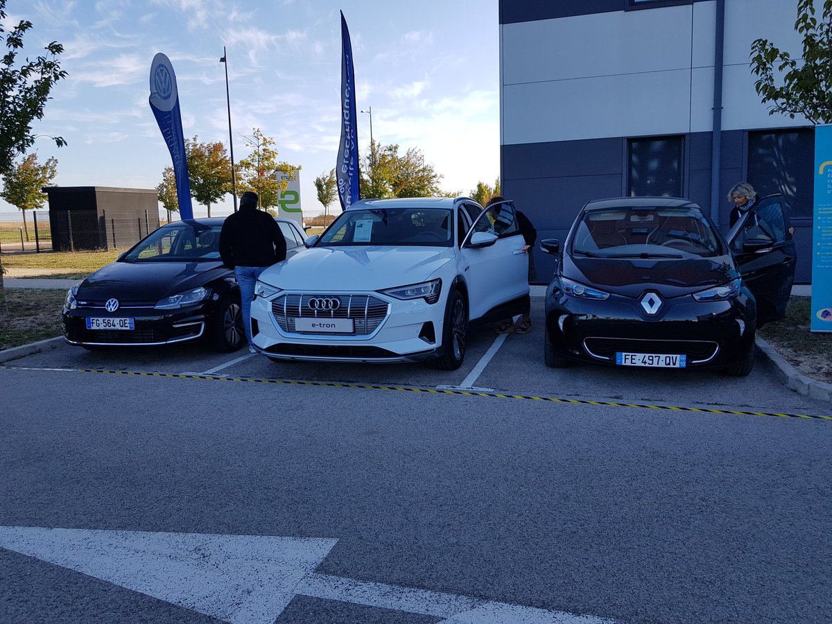 enedis_GrandEst's tweet photo. Ouverture de la troisième journée de la semaine branchée à Sainte-Savine dans l'Aube avec la présence des concessionnaires @AudiFrance @vw_france et @renault_fr #mobiliteelectrique @enedis https://t.co/vRA2wHtNJd