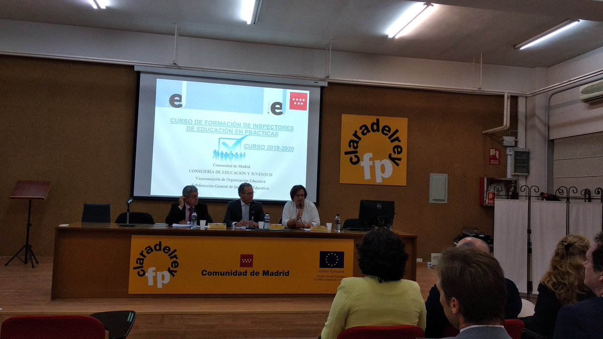 Inauguración oficial del Curso de Inspección Educativa. En la mesa El SG Inspección, Avelino Sarasua, la directora del <a href="/iesClaraDelRey/">IES Clara del Rey</a>  Mercedes Manzanares y el Consejero de Educación, Enrique Ossorio.