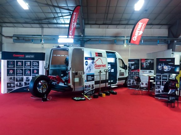 Guernet_FR's tweet photo. Nous avons le plaisir de vous informer de notre pr��sence au salon @CNPA  !

Salon des #dépanneurs à #Albi

Découvrez nos évolutions d'agencements de #véhicules d'interventions #PL, avec les dernières #technologies d'énergies #embarquées.

Du 17 au 19 septembre 2019 https://t.co/a4PFfmrwG3