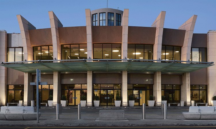 IntAirport's tweet photo. How is Malta International Airport preparing for the future of aviation? The answer comes from investing in a larger terminal and new apron, as well as an increased focus on the guest experience. Find out more here: https://t.co/5i8C3N6mip https://t.co/FCh2ei77Of