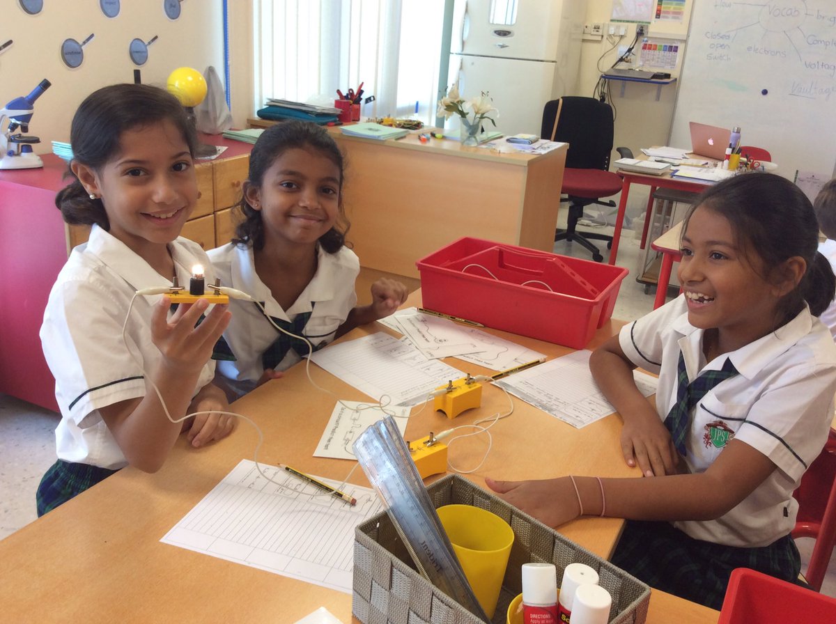 JPS_Year4's tweet photo. #JPS4F have been predicting which circuit will work and explaining why. Isn't it great when you get that 'lightbulb moment'...π‘
#JPSscience @JPSDubai #JPSownit https://t.co/EOwtadL84a
