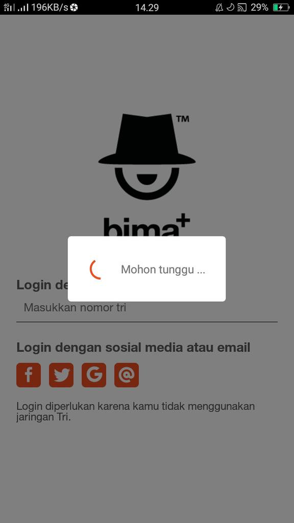 ti_2n's tweet photo. haloww @triindonesia saya udh DM dr kemarin ya.. dibalas tunggu.. tunggu. apalagi yg mau ditunggu.. ini udh hari ke 3 sinyal 3 butut kaya begini.. baik sinyal 4G atau sinyal biasa sama aja lemotnya muter2.. https://t.co/8VfaTiYeZA
