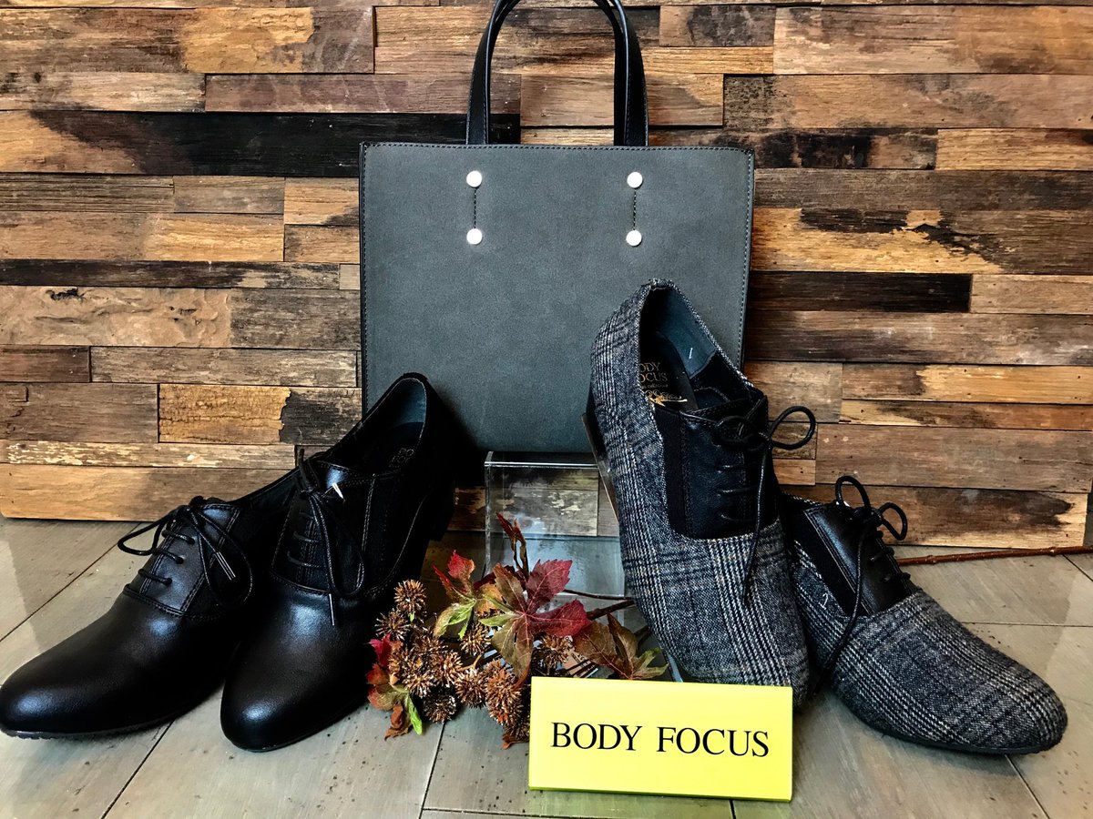 mukadeya_sendai's tweet photo. #秋物続々入荷 中♪
・
#Bodyfocus
レースアップ
#ブーティー
¥4900+税
#ショルダー付き
#トートバッグ
¥5900+税
#レディース#靴#下駄#草履#婦人服#雑貨#食器#草履修理#むかでや#仙台一番町 https://t.co/fwMaliFhYY