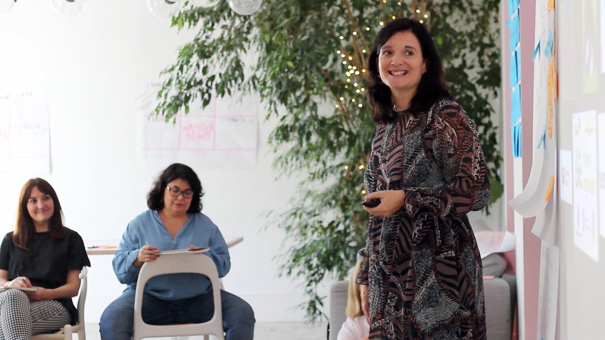 wanderbeing's tweet photo. La escucha, las preguntas poderosas, tu "clear voice" como líder... fueron algunos de los temas tratados en la sesión de ayer.
@martagvalenzuel nos hizo pensar y reflexionar sobre la diversidad y la inclusión en las organizaciones.
#liderazgo #formación #Madrid #wanderbeing https://t.co/qDjKLZB896