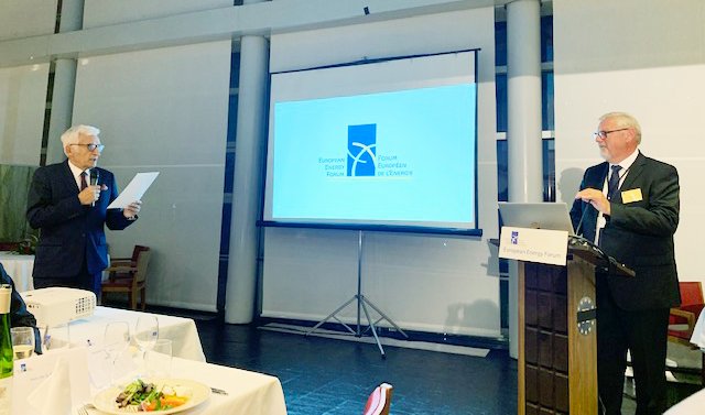 ENTSO_E's tweet image. J. Vanzetta, Chair of the Board of ENTSO-E together with @JerzyBuzek, President of @EEF_EnergyForum opened the dinner-debate yesterday celebrating @eu_acer  @ENTSOG  &amp;amp; @ENTSO_E achievements on the internal #EnergyMarket &amp;amp; preparing the #FutureEnergySystem