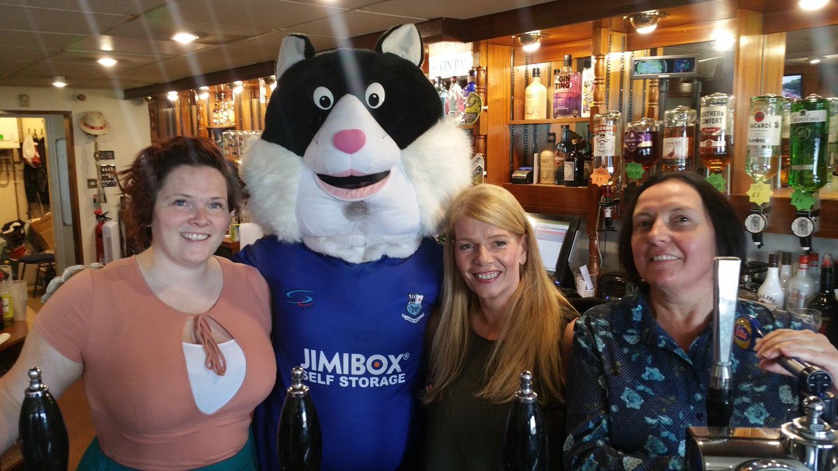 TheBrigCat's tweet photo. I’m such a flirt 😂. Loved seeing the girls behind the bar on Saturday. #ladiescat https://t.co/ysWl7cevoz