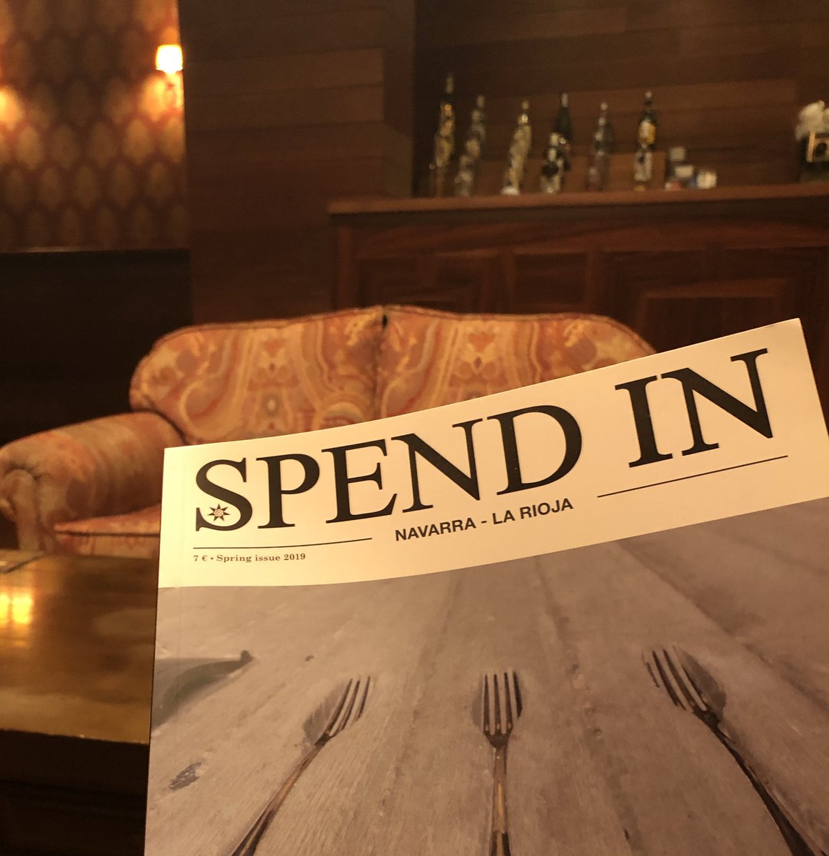 Ghotellaperla's tweet photo. Una revista que nuestros huéspedes podrán leer en el hotel. Si no la conocen les encantará ¡además tienen versión online! @SPENDINnavarra @SPENDINmagazine #revista #hotel #granhotellaperla #pamplona https://t.co/6wIvEnHMEx