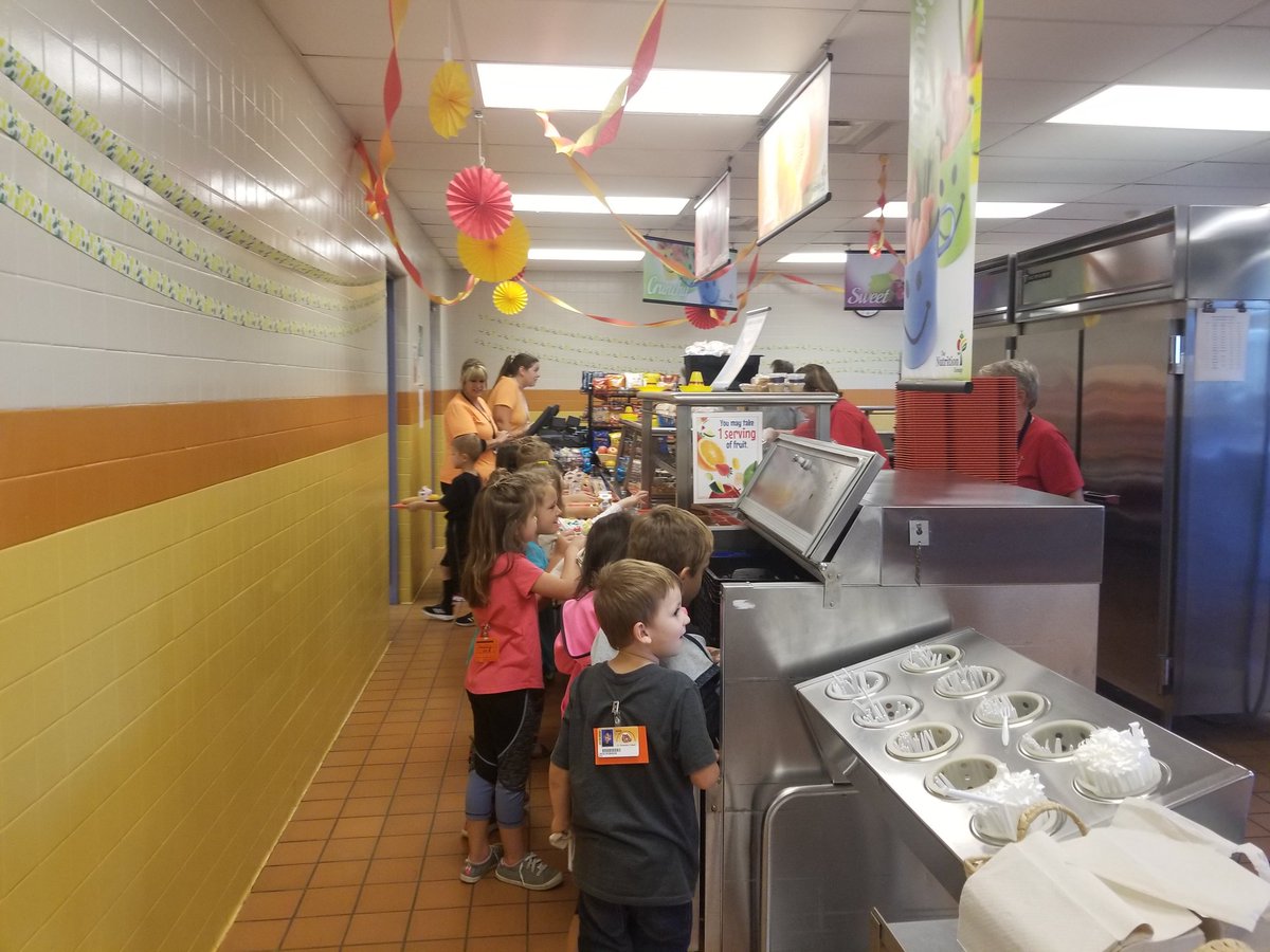 Fiesta day at JSE was a huge hit with the kindergarteners! They want Taco Tuesday to become a regular thing 🤔 <a href="/JkellerTng/">TNG_JKeller</a> @TNGMadPres