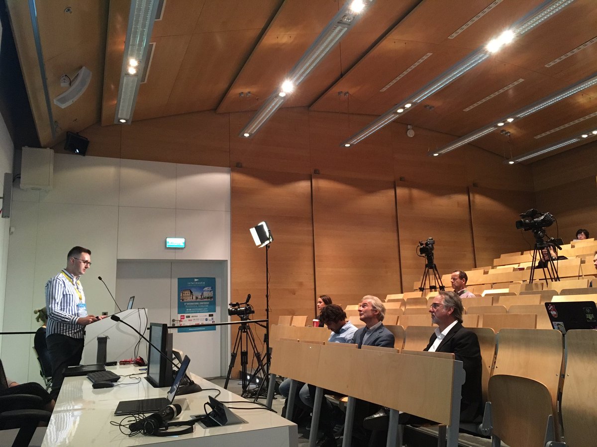 ASzarkowska's tweet image. @LukaszStanDutka and Franz Pöchhacker present #ILSAproject at @ils_uw #Intermedia2019Warsaw