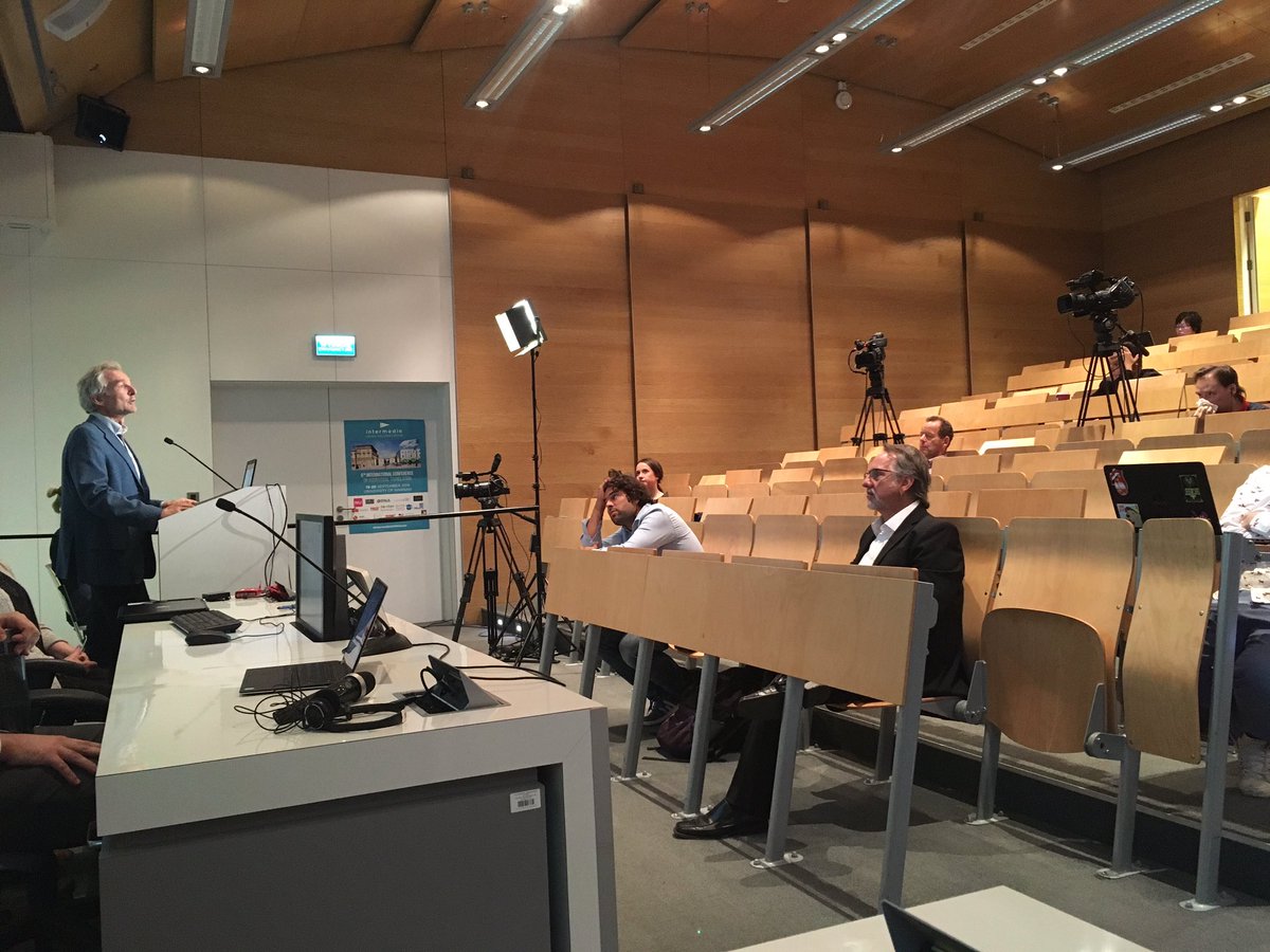 ASzarkowska's tweet image. @LukaszStanDutka and Franz Pöchhacker present #ILSAproject at @ils_uw #Intermedia2019Warsaw