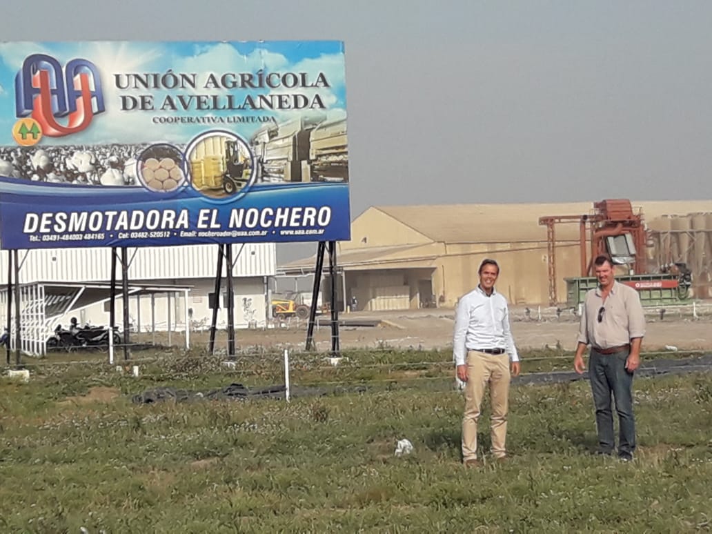 PabloSeghezzo's tweet photo. Cuando el Estado y los productores trabajan de la mano vienen estos resultados: La nueva desmotadora de algodón de El Nochero está funcionando a toda máquina! Y para lograrlo el @GobSantaFe estabilizó la ruta e instaló la línea eléctrica. 
#Desarrollo
#PlanDelNorte https://t.co/Srj0c4VE5X